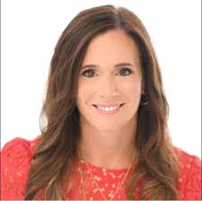 This roasted yellow squash comes out tender with golden, caramelized  edges—perfect with grilled chicken, fish, or whatever protein you're  cooking up. An easy, 5-ingredient side dish! ✨ Ww Pts: 1 Cals: 23