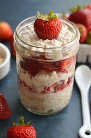 Simple peanut butter overnight oats made with just 5 ingredients and 5 minutes prep time. Strawberry Cheesecake Overnight Oats Gf Low Cal Skinny Fitalicious