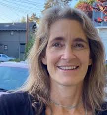 Sara Woolf's Instagram, Twitter & Facebook