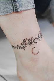85 Sinnvolle Knochel Tattoo Ideen Fur Frauen Wohnideen Und Dekoration 85 Sinnvolle Knochel T In 2020 Ankle Bracelet Tattoo Tattoo Bracelet Ankle Tattoos For Women
