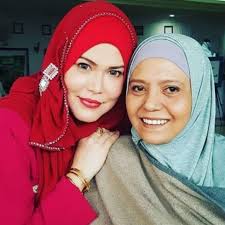 It is fueled by aziz's badmouthing them to azizah's father. Derita Penyakit Kanser Peritoneal Tahap 4 Pelakon Wafa Abdul Kadir Menghembuskan Nafas Terakhir Al Fatihah Keluarga