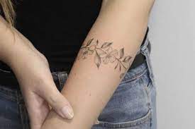 Tatouage Bracelet Significations Et Modeles Pour Femme