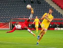 Zur saison 2014/15 wechselte sabitzer zum deutschen zweitligisten rb leipzig. Mittwoch Red Bull Salzburg Bereit Fur Teil Zwei Gegen Austria Fussball Derstandard De Sport