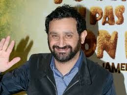 D'origine juive tunisienne, cyril hanouna a vu le jour dans le 15e arrondissement de paris. Cyril Hanouna La Biographie De Cyril Hanouna Avec Voici Fr