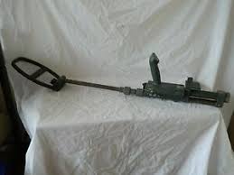 When you get a metal detector it is in pieces. Ex Army Vallon Vmh3cs Metal Mine Detector Kit Fully Working In Soft Case Td2 Ebay