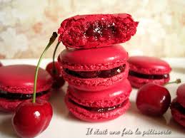 Macarons A La Cerise Recette Macaron Macaron Laduree Macaron