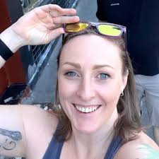 What are the best transportation options to get to Redmond airport by  4-4:30 am from Bend, Oregon?