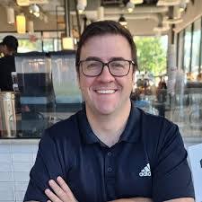 Everett Medley's Instagram, Twitter & Facebook