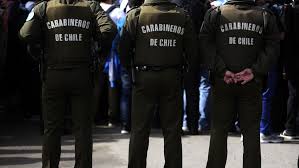 Según las autoridades, el hombre se abalanzó contra un carabinero en rechazo a un control de identidad. Malabarista Muere Baleado Por Carabineros En Panguipulli Diario Y Radio U Chile