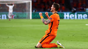 Holandia zagra w swoich tradycyjnych, pomarańczowych koszulkach, ukraina gra na niebiesko. Euro 2020 Holandia Ukraina Holandia Poszla Za Ciosem Wout Weghorst Podwyzszyl Na 2 0 Gol Wideo Sport Tvp Pl