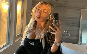 She is also good friends with popular youtuber tana mongeau. Corinna Kopf Height Age Boyfriend Biography Wiki Net Worth Tg Time