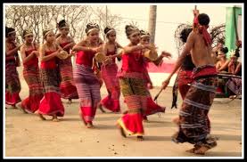 Umumnya seluruh kabupaten yang ada di ntt memiliki instrumen suling bambu, seperti di sumba terdapat suling hidung. Tari Likurai Tarian Tradisional Dari Belu Ntt Cinta Indonesia