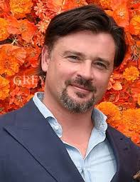 Hoy es el cumpleaños #42 del actor estadounidense ALAN RITCHSON 🎉💚🧡  felicidades. Recordado en smallville por su papel debut como actor siendo  Aquaman/Arthur Curry, dónde apareció como estrella invitada entre la quinta