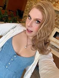 Donna Kelso's Instagram, Twitter & Facebook