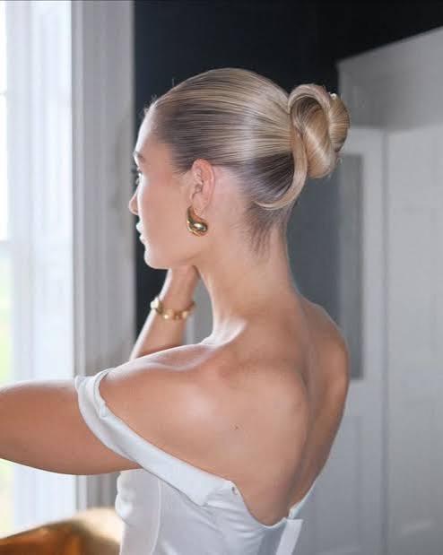 Effortless Sophistication: Sleek Bun Hairstyles for Brides