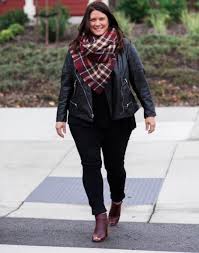 You Can T Go Wrong With Burgundy And A Leather Jacket Plus Size Winter Outfits Plus Size Fashion Tips Plus Size Fall Fashion
