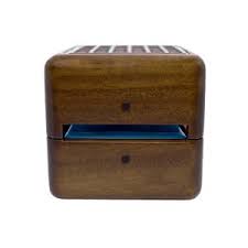 Geizeer Eco Friendly Portable A C Unit Powered By An Ice Pack