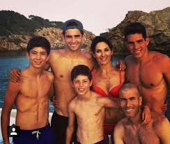 Zinedine zidane and his son take on ander herrera and a famous freestyle footballer. Footballer Wags Veronique Zidane Wattpad