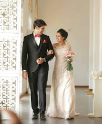 Pin By Shivani On Couples Christian Wedding Gowns Christian Wedding Sarees Christian Bride
