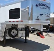 Using a gooseneck hitch as opposed to a fifth wheel is a cheaper and more easier to install option for hauling heavy trailer loads with your truck. Shocker Gooseneck Air Hitch Coupler For Bloomer Trailer Shocker Hitch