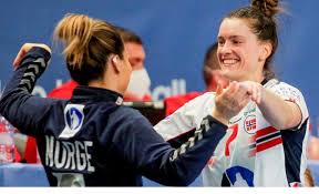 Her finner du programmet med høydepunkter og de norske deltakerne. Halden Handball Vi Gratulerer Norge Med Ol Plass Norge Videre Til Ol Sondag Ettermiddag Mottes Montenegro Og Romania Til Ol Kvalifiseringskamp I Handball En Kamp Som Hadde Innvirkning Pa Norges Ol Skjebne For Etter