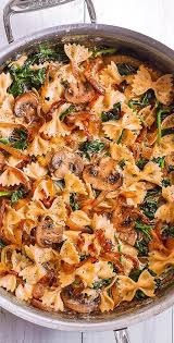 Fliegennudeln Mit Spinat Champignons Und Karamellisierten Zwiebeln Pasta Nudelauflauf Teigwaren Nudelgerichte In 2020 Rezepte Essensrezepte Leckere Vegane Rezepte