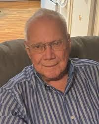 Mimi Korn's Instagram, Twitter & Facebook