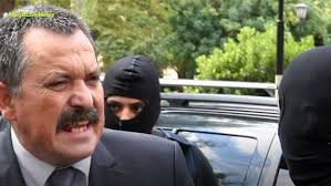 Ο χρυσαυγίτης χρήστος παππάς, διέφευγε της ελληνικής αστυνομίας, από την ημέρα της καταδίκης της νεοναζιστικής εγκληματικής οργάνωσης τον περασμένο οκτώβρη, μέχρι και σήμερα όπου. Hwyiqdspfgc7jm