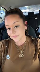 Tara Arce's Instagram, Twitter & Facebook