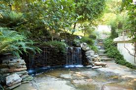 Como construir una cascada de piedras. Cascadas Y Fuentes De Jardin Modernas 42 Ideas Estupendas