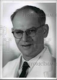 1971 Press Photo Radiologist Dr Harry Hauser