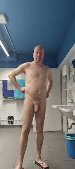 In der Umkleide : 6 Nude Pics | xHamster