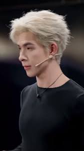 Denis Dang Và Bạn Gái