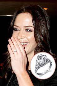 Emily Blunt The Office S John Krasinski Asked The British Star To Marry Him In Augus Celebrity Wedding Rings Celebrity Engagement Rings Blingy Engagement Rings