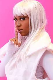 Imagens da cantora Carol Roberto