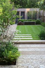 Amazing 41 Peaceful Garden Design Bungalow 2019 Http Decorhead Com 2019 02 06 41 Peaceful G Courtyard Gardens Design Contemporary Garden Design Modern Garden