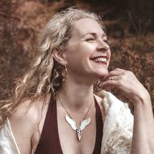 How to find a reliable caregiver for senior care in Sunshine Coast BC  Canada?