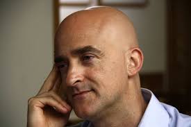 Compie oggi 57 anni Angelo Orlando, sceneggiatore, regista e attore  italiano. Ha lavorato nel teatro e nel cinema. Tra i tanti registi con cui  ha lavorato c'è Massimo Troisi