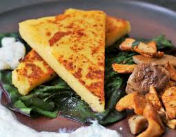 Knusprige Polenta Ecken Mit Mangold Pilzen Rezept Lebensmittel Essen Polenta Mangold