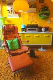 Lorena California And Johnny Sleeper S Retro La Home Very Mod Early 60s Fun And Fearless Decor Retro Interior 70s Home Decor Retro Furniture