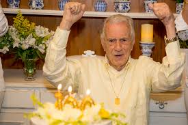 He is a brazilian voice actor, stage actor and comedian who is in the. Morre O Ator E Dublador Orlando Drummond Vigilia Nerd