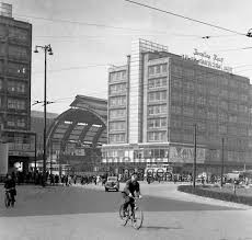 Berolinahaus Am Alexanderplatz In Berlin 1952 Berlin Berlin Geschichte Berlin Hauptstadt