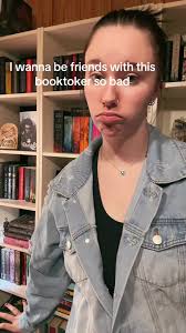 @larry me trying to not so subtly show off my TOG & FW collection! HEY  BESTIEEEEE 💕💕💕📚 #booktok #booktoker #larryreads