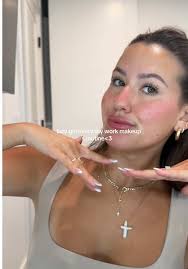 Everyday Makeup Routine for a Natural Look