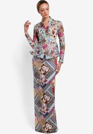 Fashion event rizalman for zalora venue : Melha Kebaya Nyonya Rm 1 314 00 Peranakan Heritage With A Modern Twist Highlight Your Eid Lookbook With Luxe Detaili Batik Fashion Traditional Fashion Fashion