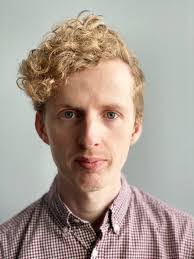 Lisa Pell's Instagram, Twitter & Facebook