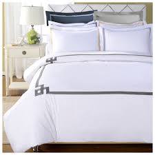 An elegant super fun fashionable greek key embroidered pattern that reverses to a modern watercolor technique print. Bedding 3pc White Gold Greek Key Embroidered Design Duvet Cover Set Queen King Duvet Covers Bedding Sets