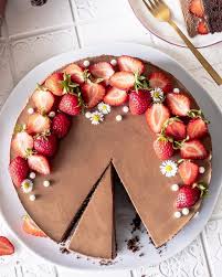 Kuchenklassiker Maulwurfkuchen Mit Erdbeeren Emma S Lieblingsstucke Rezept In 2020 Pfirsichkuchen Rezepte Kasekuchen Im Glas Tropfkuchen