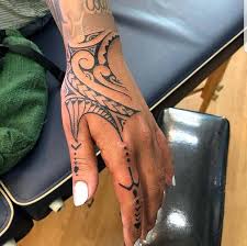 The tribal technique consists in the use of lines, meanders, and other symbols to obtain an effect similar to what our ancient ancestor's would use. 23 Badass Tribal Tattoo Ideas For Women Stayglam