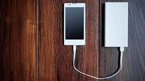Jedenfalls wurde die ladezeit in den vergangenen monaten bereits immer länger. Powerbank Aufladen So Geht S Richtig